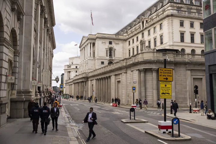 BOE Issues Fresh Warning Over Risks in Pension Transfers