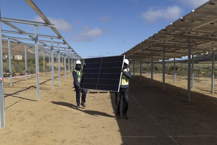 South Africa Sees Deal With China to Secure Solar Panel Supply