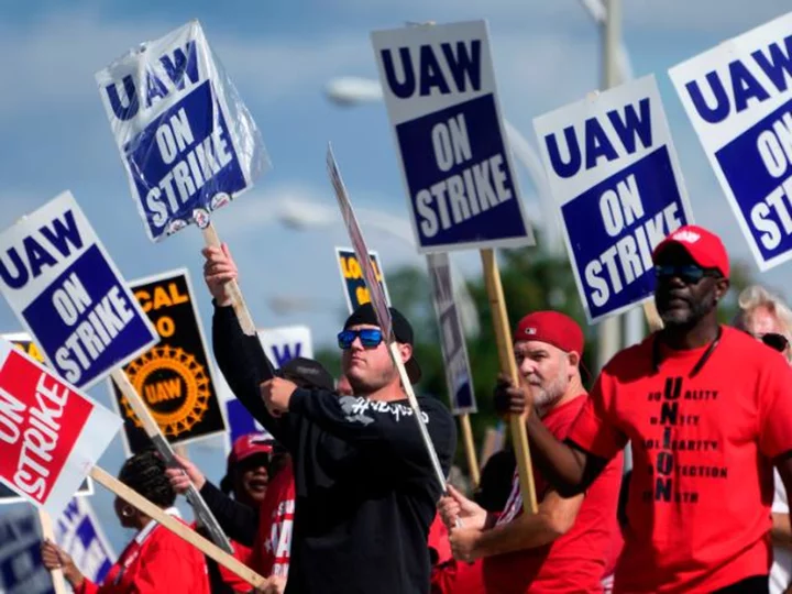 Where things stand on Day 5 of auto strike: A new deadline, another strike delayed
