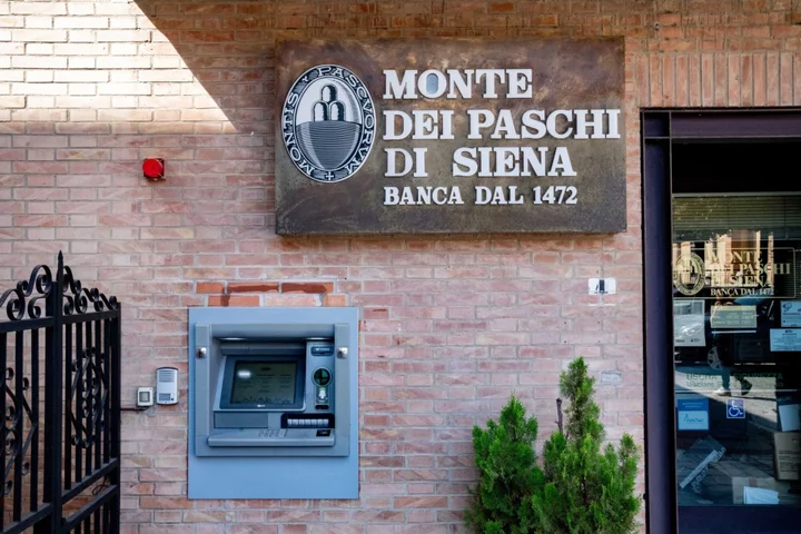 Italy Sells 25% Stake in Monte Paschi for About €920 Million
