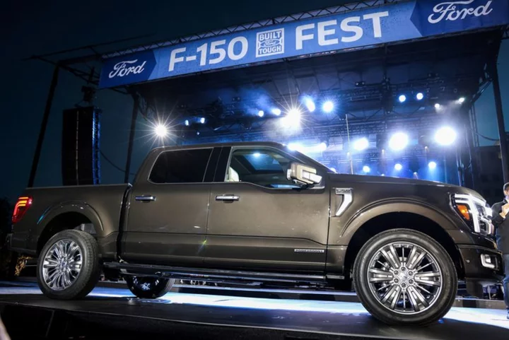 Ford's third-quarter US auto sales rise on pickup, crossover SUV demand