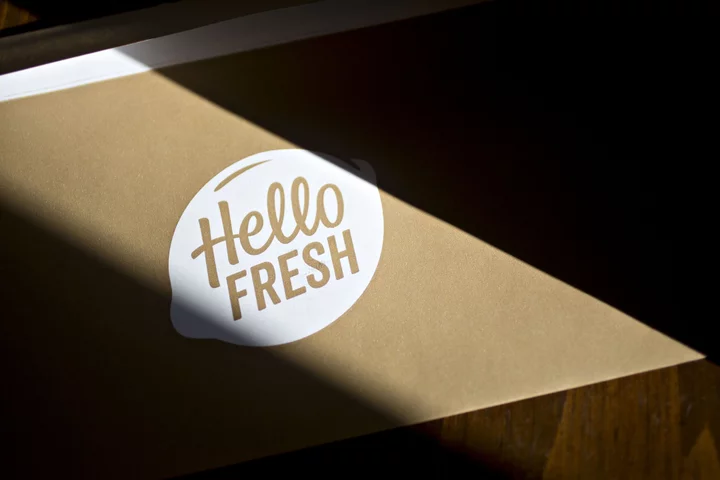 HelloFresh Falls Most Since IPO After Warning on Profit