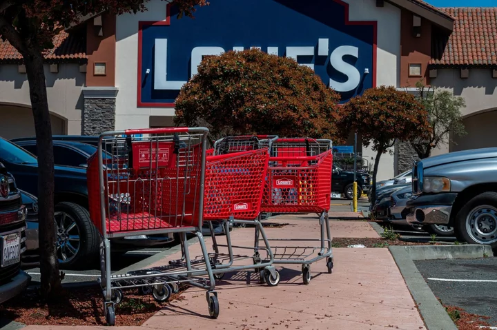 Lowe’s Follows Home Depot, Cuts Outlook as Consumer Spending Slows