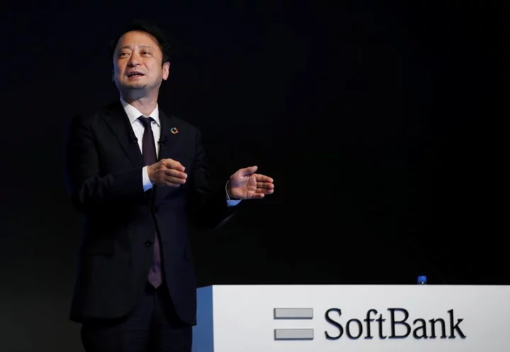 SoftBank Corp raises $800 million through Japan's first listing of bond-type shares