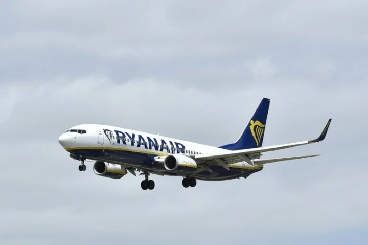 Ryanair flies back into annual profit of 1.4 bn euros
