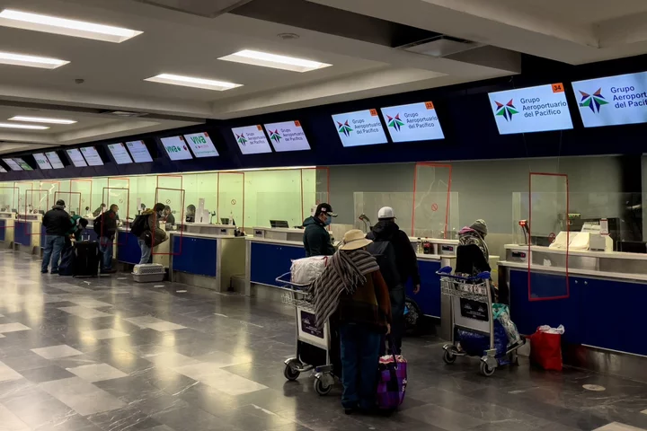 Mexico Airport Operators Say Government Changed Fee Structure