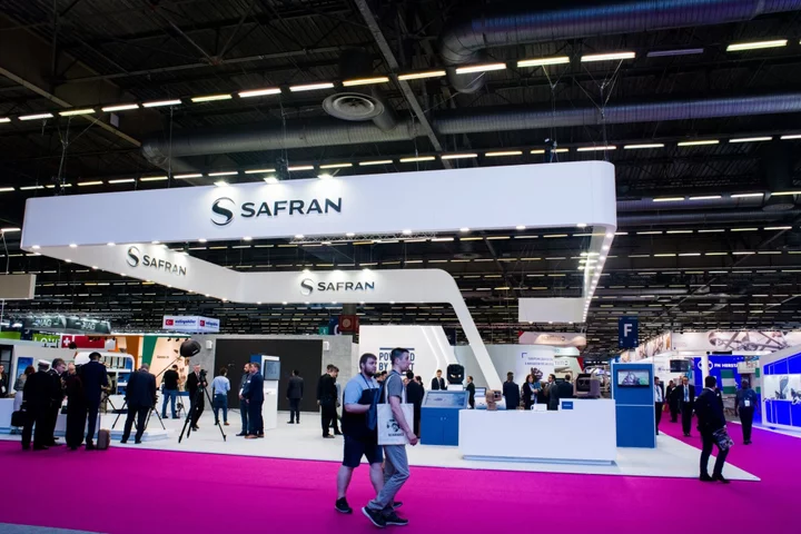 Safran in Talks for $1 Billion Raytheon Flight Control Unit