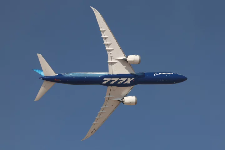 Boeing Orders Top $52 Billion in Dubai While Airbus Waits