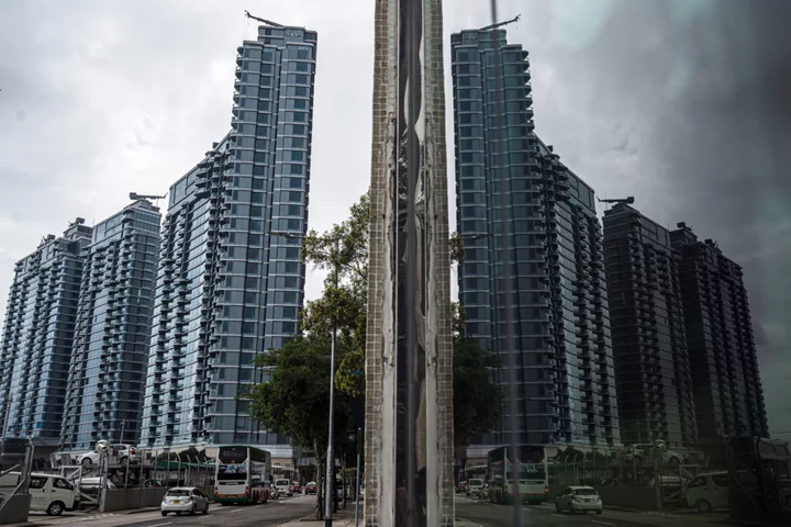 How a Billion-Dollar Hong Kong Luxury Tower Highlights Developer Distress