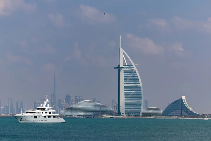 Dubai Puts Casino Plans on Backburner as Abu Dhabi Pushes Ahead