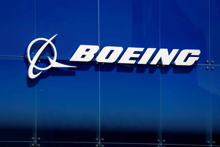 Boeing will meet 737 delivery goal despite new production problem -CFO