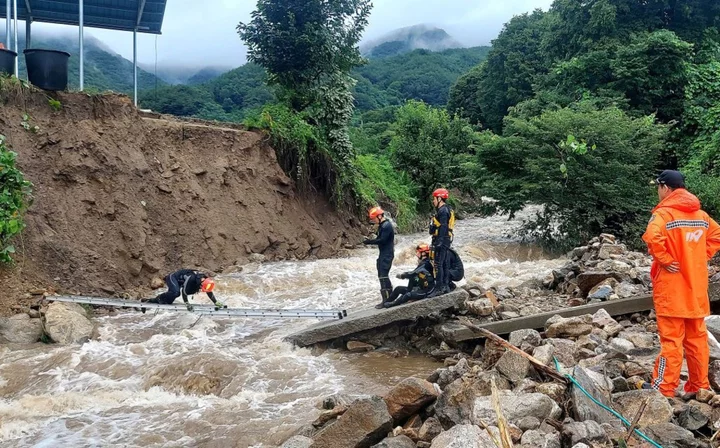 S. Korea Storm Leaves 22 Dead, Thousands Evacuated: Yonhap