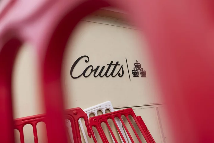 NatWest Says Coutts Boss Flavel Leaves With Immediate Effect