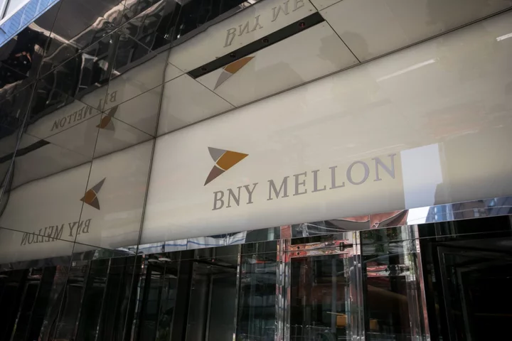 Former BNY Mellon Executive Says He Was Fired for Aiding Friend’s Complaint