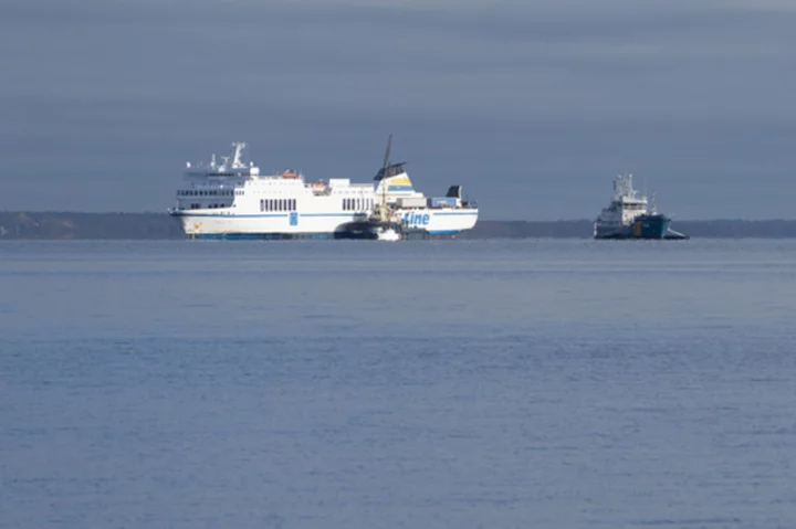 New oil leak reported after a ferry that repeatedly ran aground off the Swedish coast is pulled free