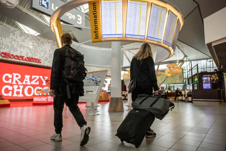 Netherlands Can Cut Schiphol Airport Capacity, Dutch Court Rules