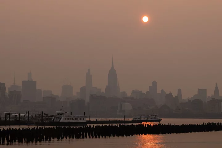 NYC Mayor Urges Citizens to Wear Masks for ‘Unprecedented’ Smoke