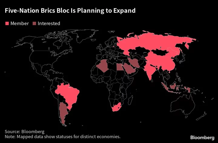 BRICS Seize Chance to Counter US With Expansion, Common Currency