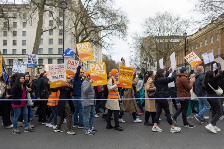 Doctors in England to Hold 72-Hour Strike After Talks Break Down