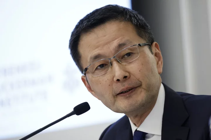 Ex-Deputy Governor Sees No BOJ Normalization in Coming Months