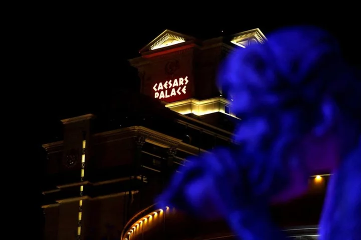 Las Vegas hospitality unions ratify 5-year contract with Caesars