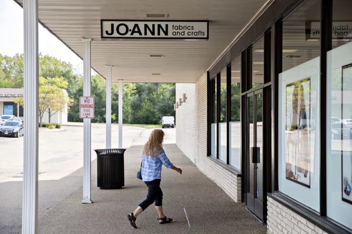 Joann Lenders Tap Adviser as Craft Retailer Looks to Shore Up Cash