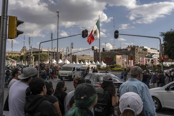 Mexico Plans Biggest Budget Gap in 36 Years as AMLO Ends Term