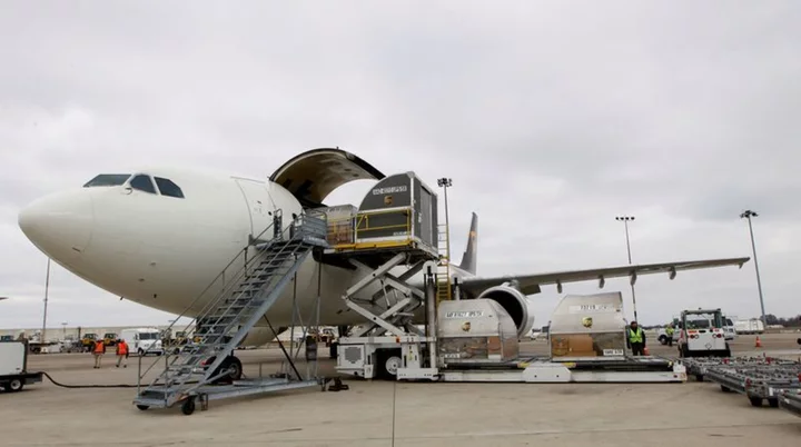 Air travel boom creates crosswinds for air cargo