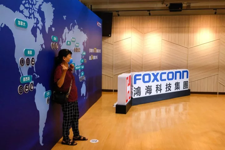 Foxconn's August sales drop 8% y/y, Q3 outlook better