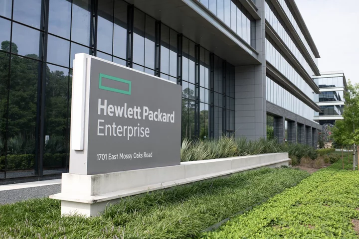 HPE Projects Sales Below Estimates With Server Demand Fears