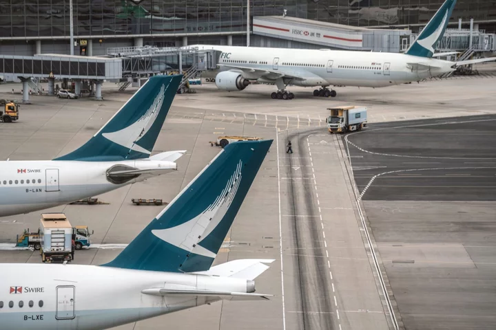 Cathay Pacific Adjusts Pilot Pay to Make Up for Shorter Flights