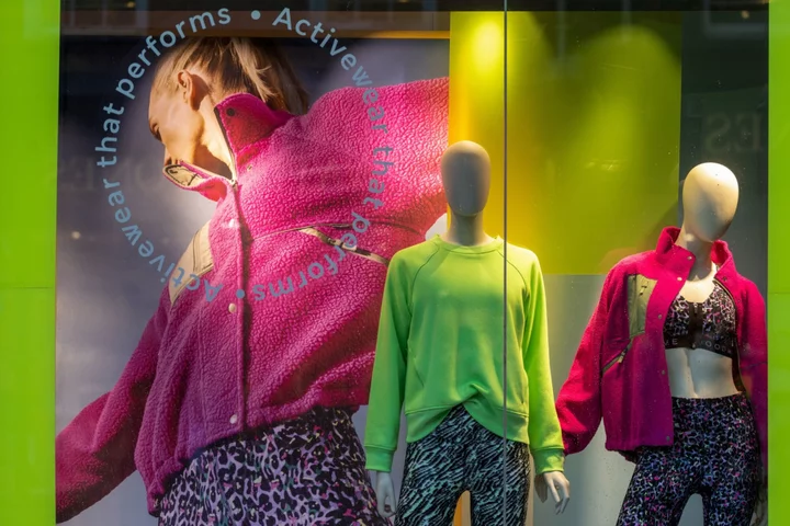 Marks & Spencer Forecasts Profit Will Increase This Year