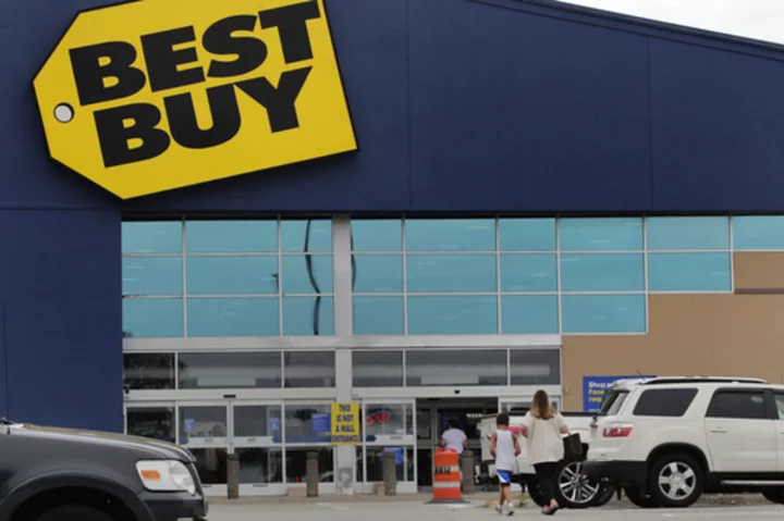 Best Buy reports declines in 1Q profits and sales as gadget spending remains weak