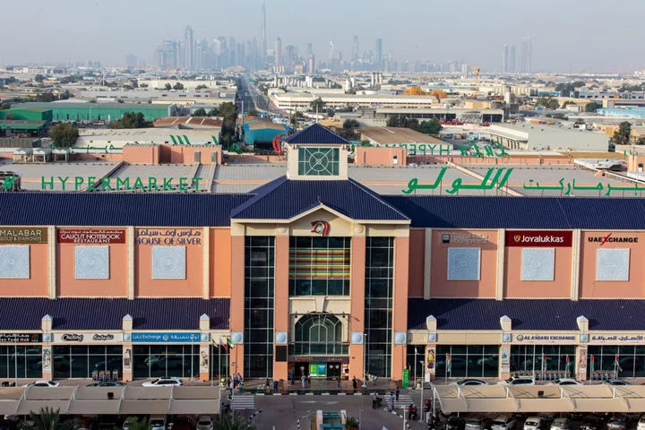 Top UAE Grocer Lulu to Raise $2.7 Billion Ahead of Possible IPO