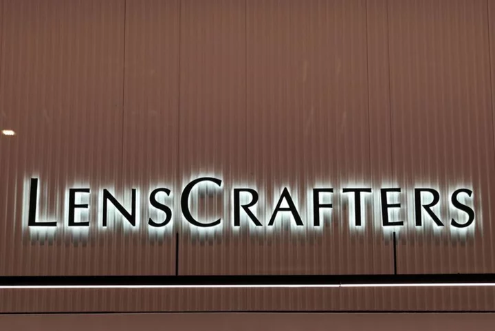 LensCrafters to pay eyeglass customers $39 million over Accufit claims