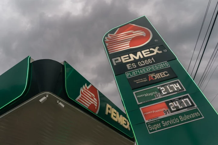 Pemex Losses Deepen, Complicating Debt-Reduction Effort