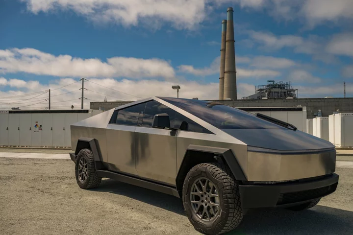 One Tesla Cybertruck Will Be Auctioned at Petersen Museum Gala