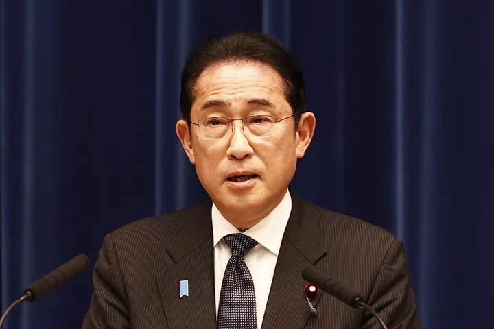 Japan Premier Kishida Cools Speculation for Early Election