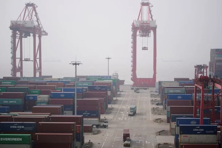 China's exports, imports slump narrows in September