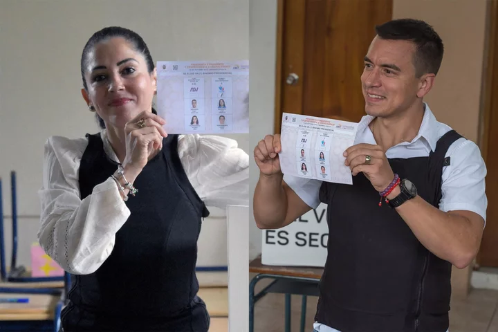 Businessman Leads Socialist in Ecuador Vote With 82% Counted