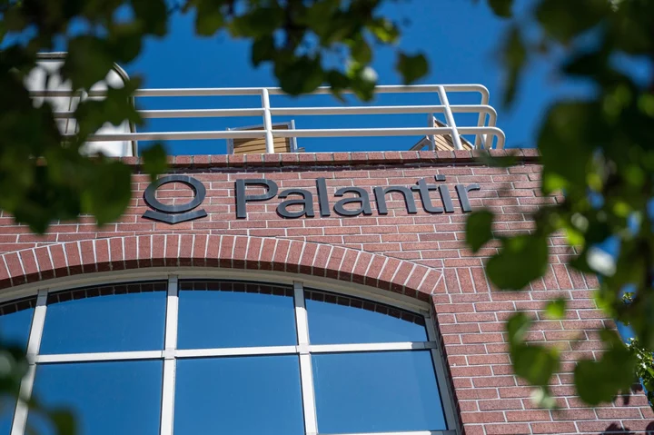 Palantir Raises Profit Forecast, Sets $1 Billion Buyback