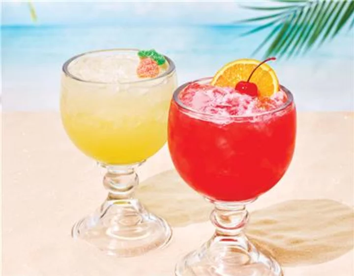 Paradise is Calling with Applebee’s NEW $6 Sips on the Beach