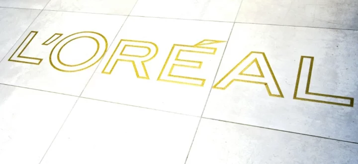 L'Oreal boosts sales despite Asia disappointment