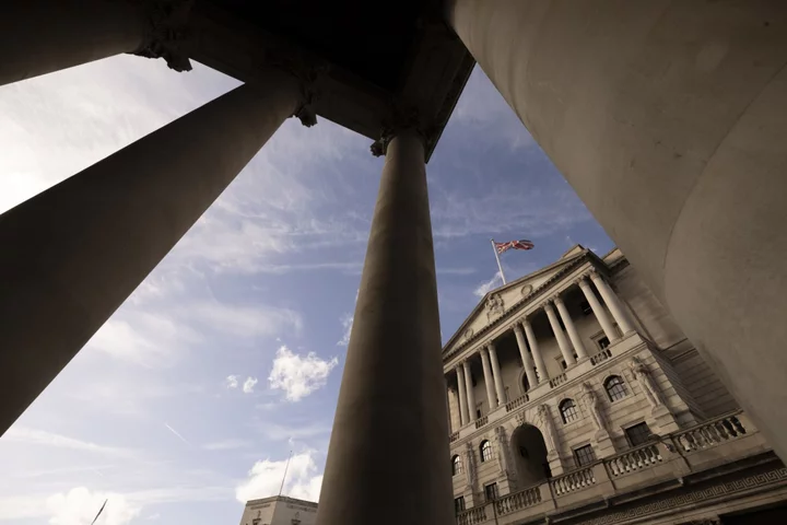 Traders Lift Bets on BOE Hiking Interest Rate to 6.5% by March