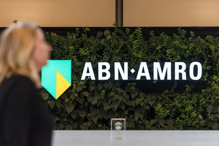 Dutch Government Kicks Off €1 Billion ABN Amro Stake Sale