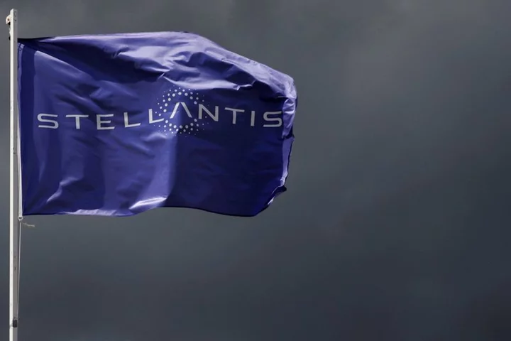 Stellantis will need one or two additional U.S. battery plants - Tavares