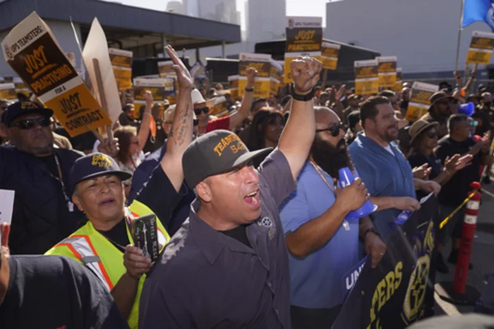Unionized UPS workers approve contract leaders agreed to in late July