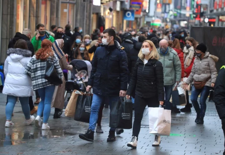 German retail sales fall unexpectedly in September