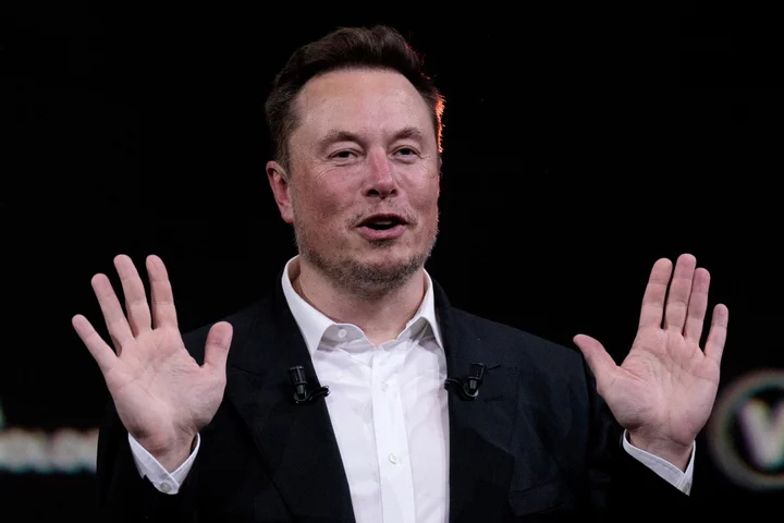 Musk borrowed $1 billion from SpaceX the same month he acquired Twitter: Report