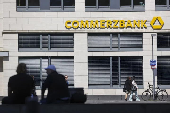 Commerzbank Seeks Wealth Fund Investor in Asia, Mideast